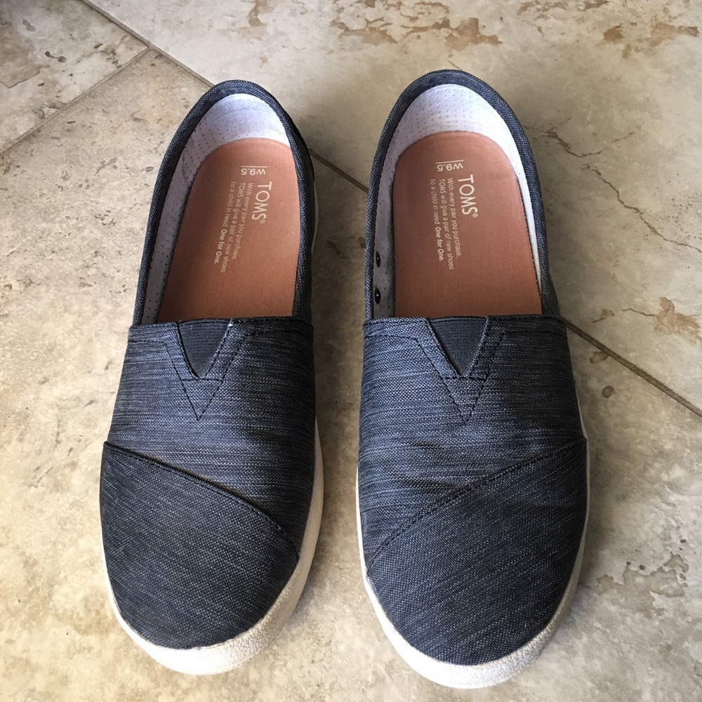 Toms Shoes